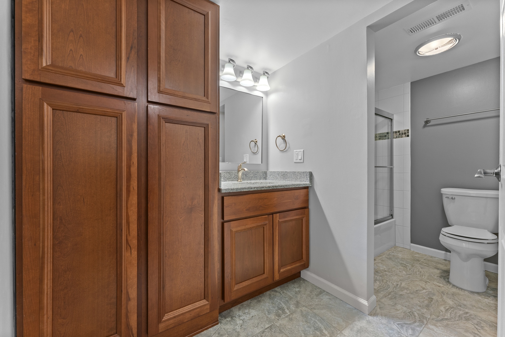 564 Timber Ridge Drive, Unit 305 Carol Stream, IL 60188 - Photo 10 of 11