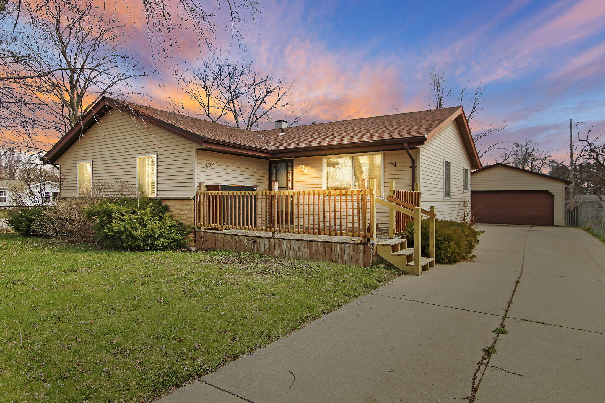 21-web-or-mls-K- 6943 Middle Rd, Racine,