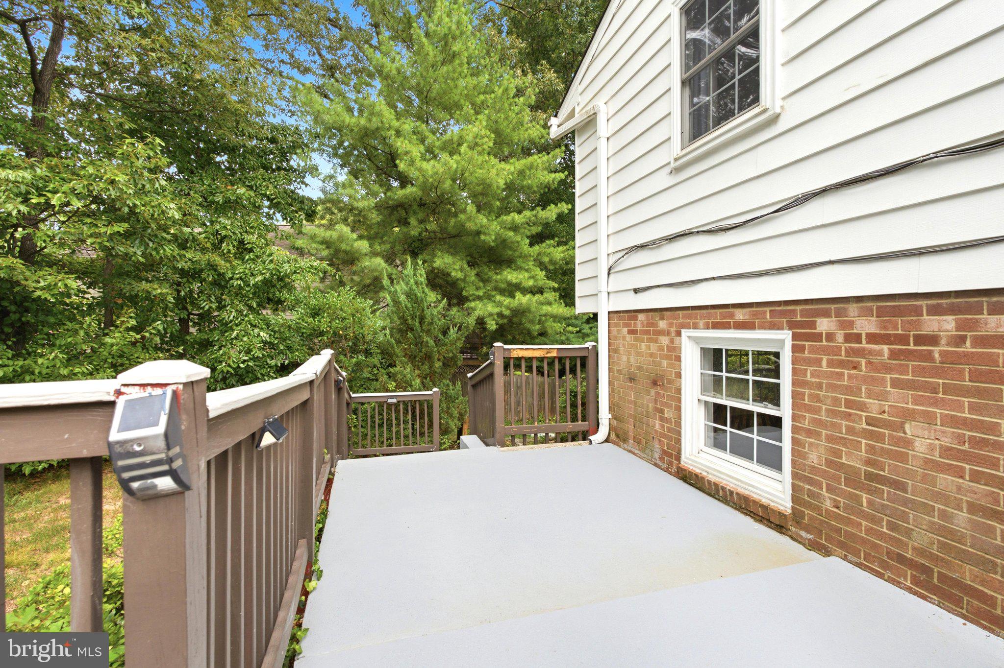 4915 Powell Road Fairfax, VA 22032 - Photo 5 of 34