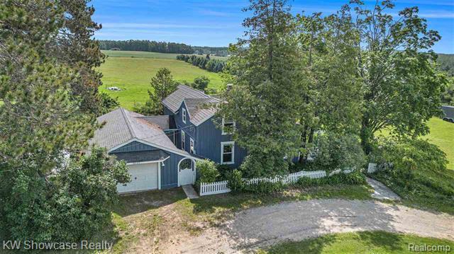 8198 Horton Bay Road Petoskey, MI 49770 - Photo 36 of 43