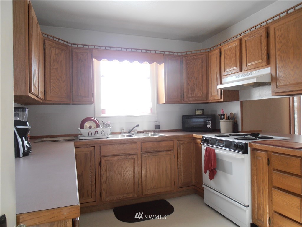 66 Southwest Saunders Way Chehalis, WA 98532 - Photo 4 of 14 Gallery Image 4