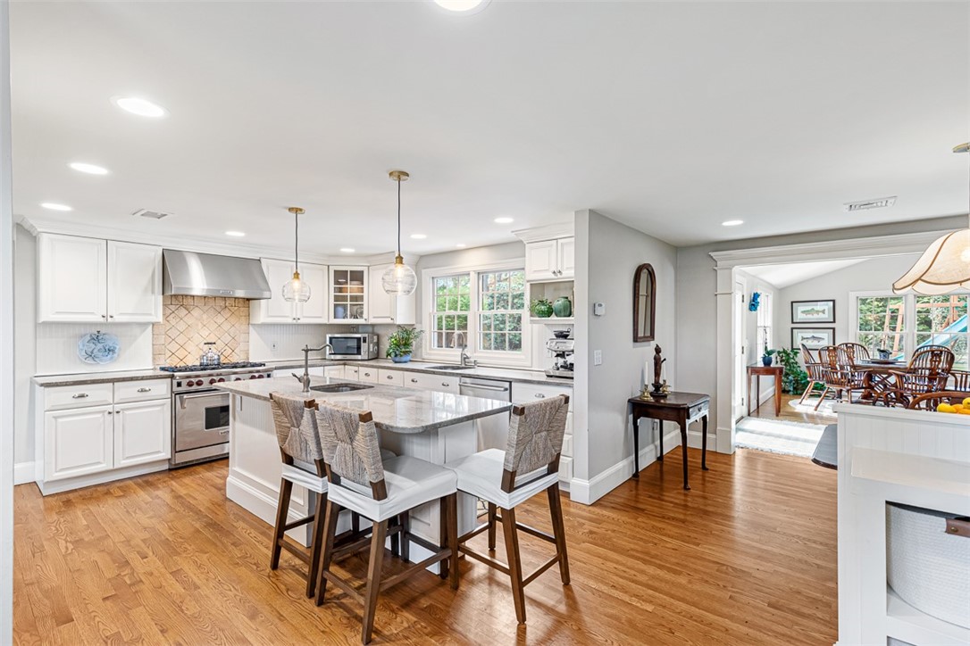 11 Harbour Road Barrington, RI 02806 - Photo 14 of 40
