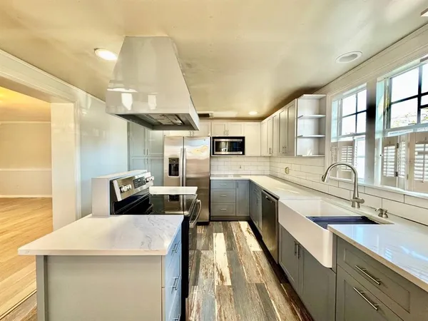 $2,300 | 2703 Westhigh Avenue, Tampa, FL 33614