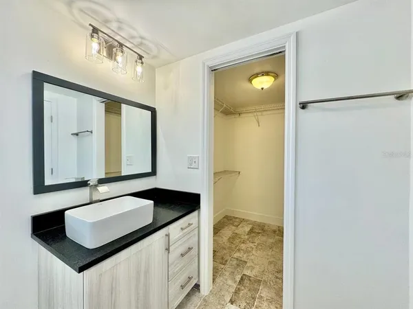 $2,300 | 2703 Westhigh Avenue, Tampa, FL 33614