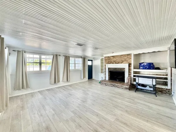 $2,300 | 2703 Westhigh Avenue, Tampa, FL 33614