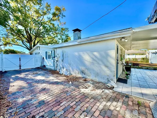 $2,300 | 2703 Westhigh Avenue, Tampa, FL 33614