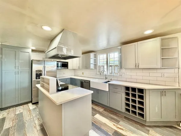 $2,300 | 2703 Westhigh Avenue, Tampa, FL 33614