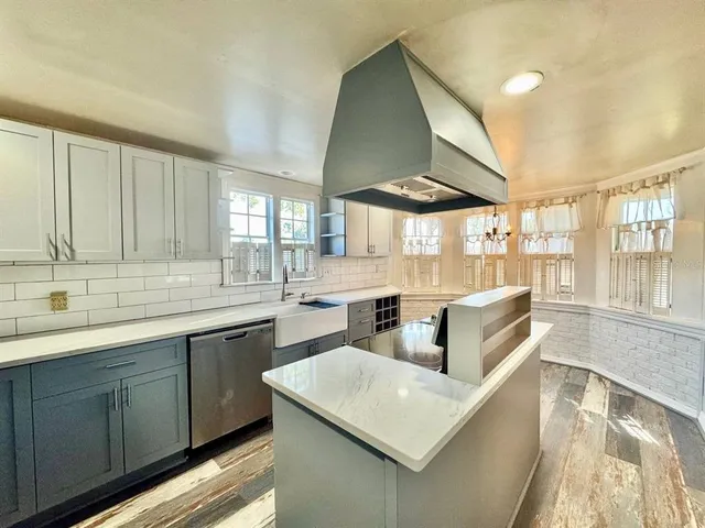 $2,600 | 2703 Westhigh Avenue, Tampa, FL 33614