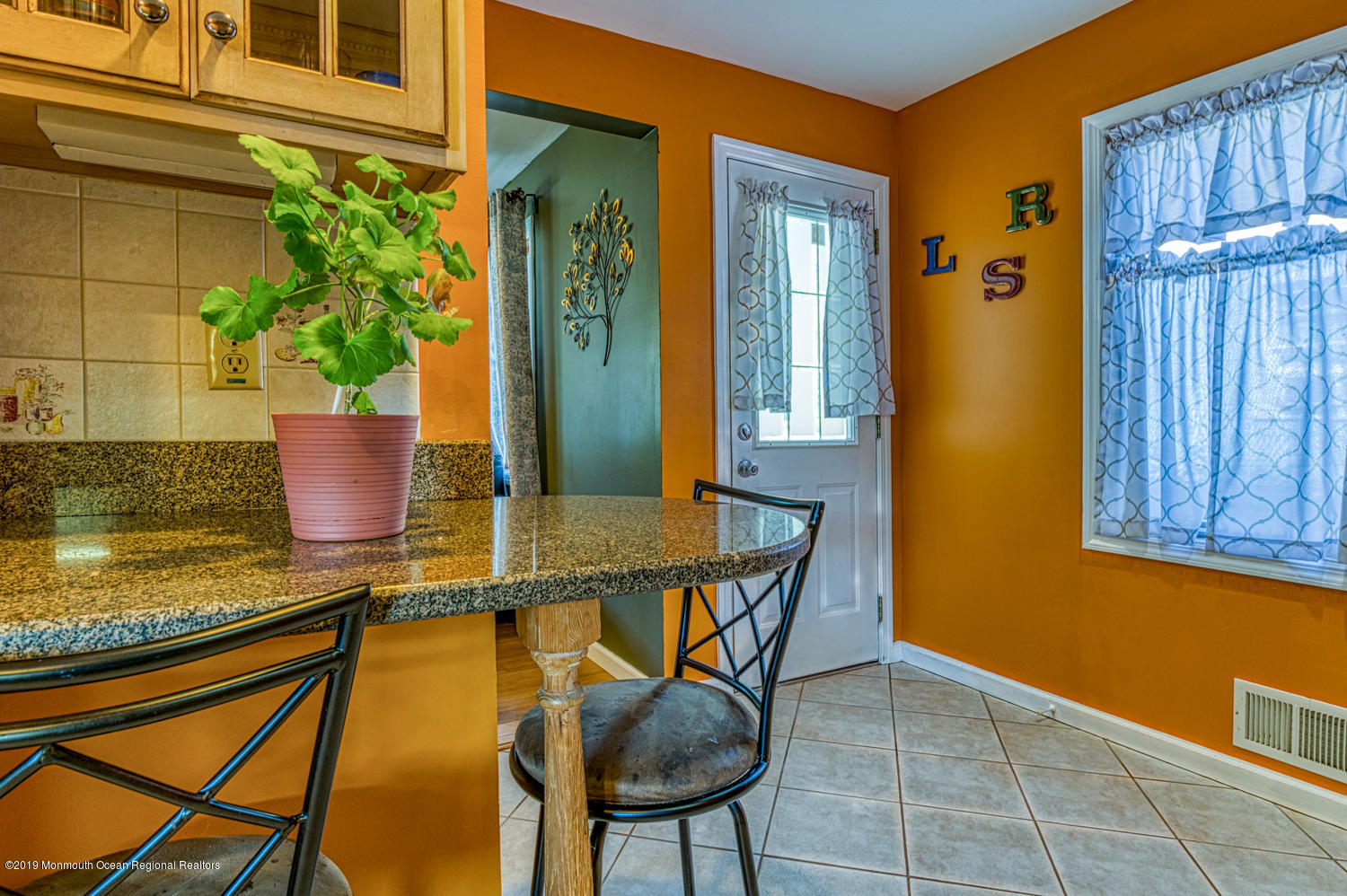 95 Ravine Drive Matawan, NJ 07747 - Photo 13 of 32 95 Ravine Dr Matawan NJ 07747-large-018-