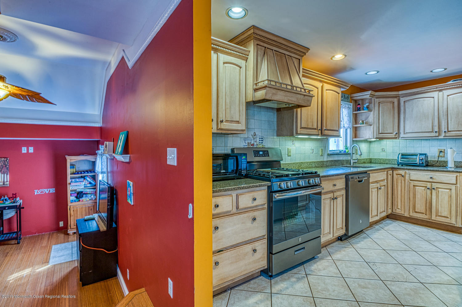 95 Ravine Drive Matawan, NJ 07747 - Photo 14 of 32 95 Ravine Dr Matawan NJ 07747-large-014-