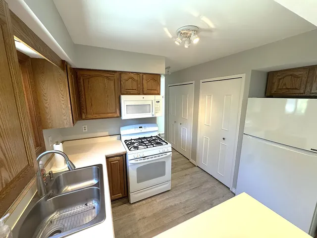 $399,900 | 978 Blue Heron Drive, Highland, MI 48357