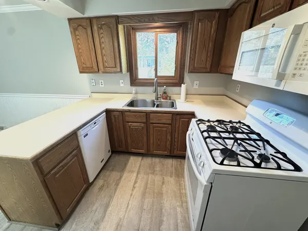 $399,900 | 978 Blue Heron Drive, Highland, MI 48357