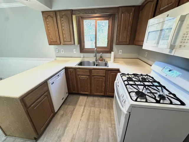 $399,900 | 978 Blue Heron Drive, Highland, MI 48357