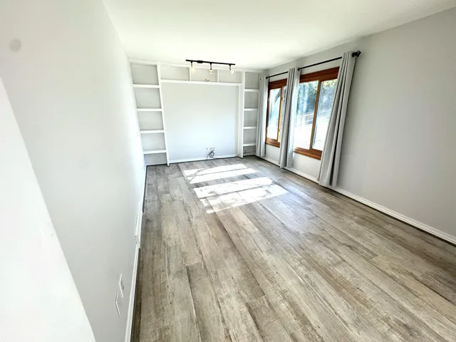 $399,900 | 978 Blue Heron Drive, Highland, MI 48357