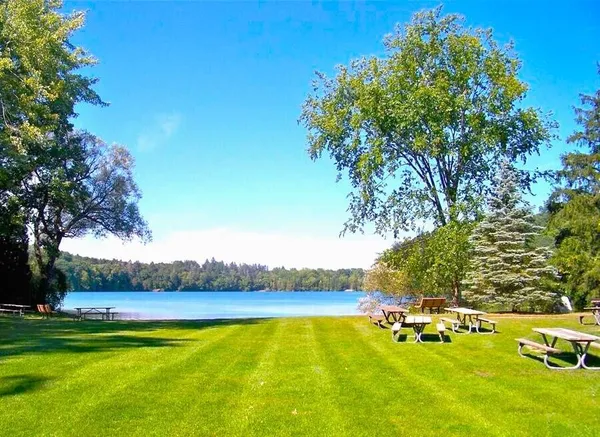 $399,900 | 978 Blue Heron Drive, Highland, MI 48357