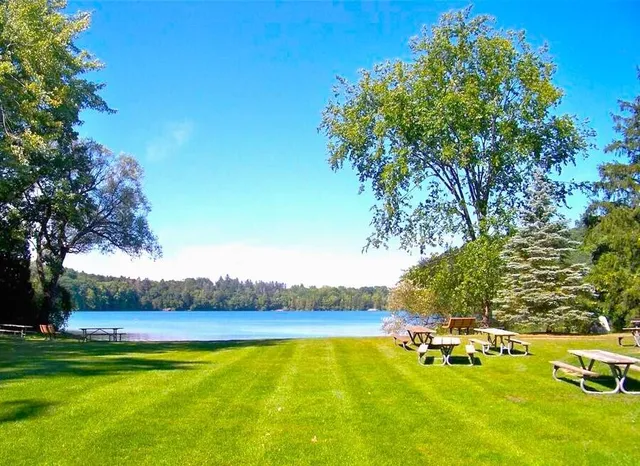 $399,900 | 978 Blue Heron Drive, Highland, MI 48357