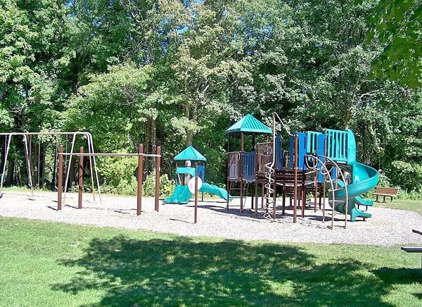 $399,900 | 978 Blue Heron Drive, Highland, MI 48357