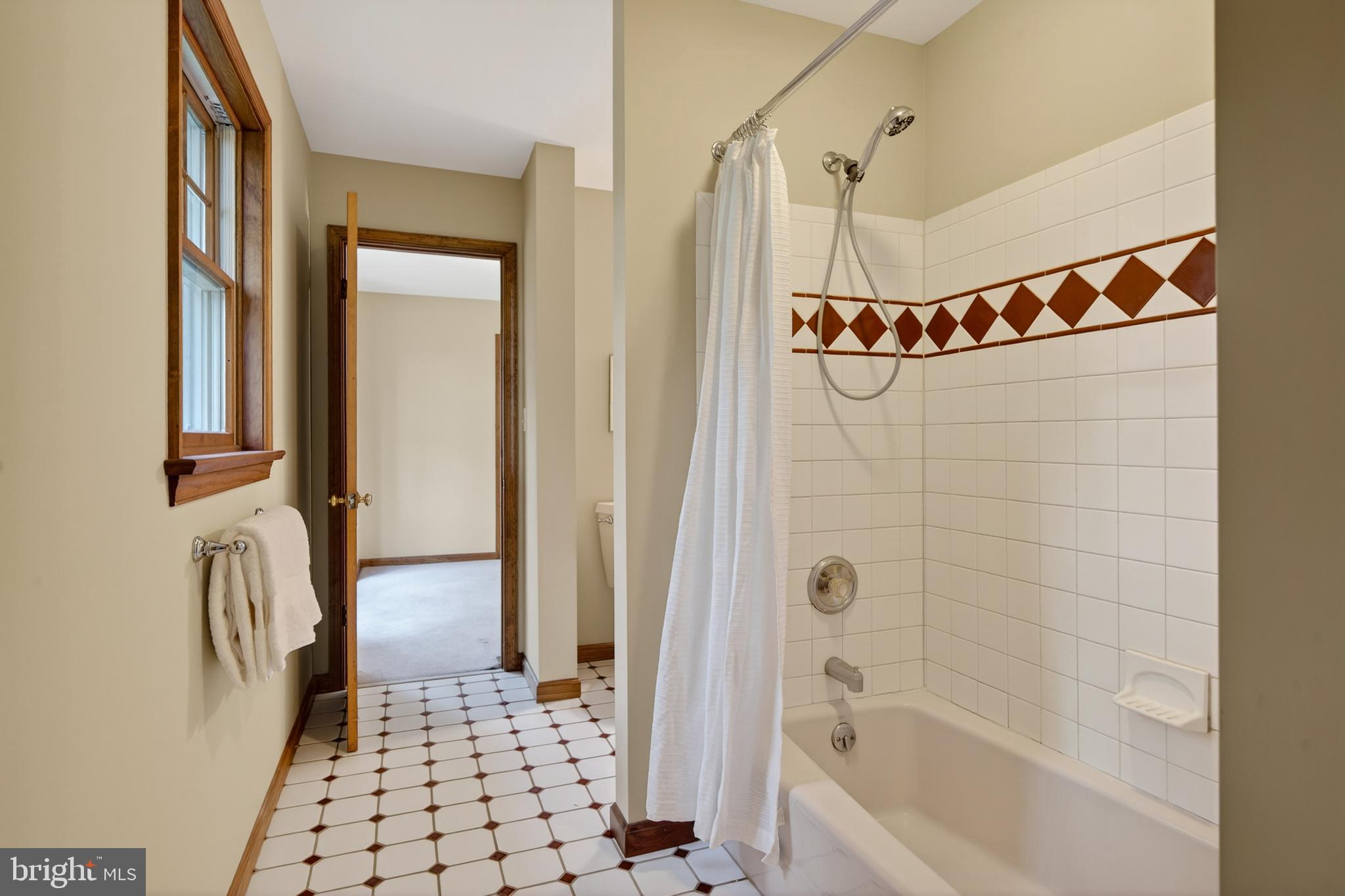 52 Atwater Road Chadds Ford, PA 19317 - Photo 44 of 85 a bathroom with a bathtub and a shower