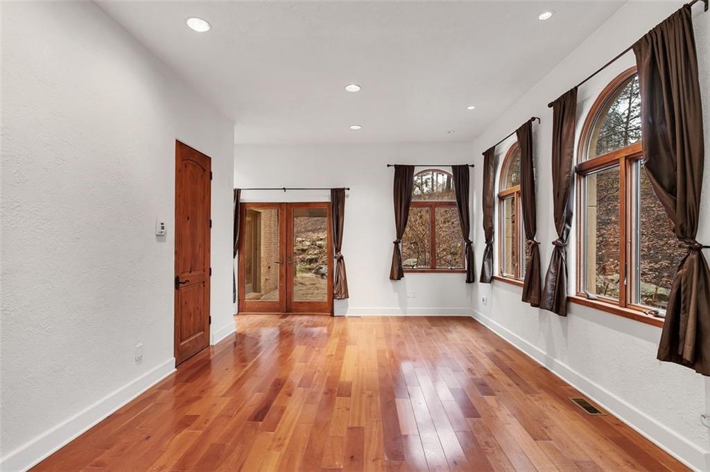 1502 Fox Chapel Road Pittsburgh, PA 15238 - Photo 13 of 25 Gallery Image 13