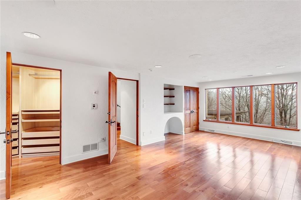 1502 Fox Chapel Road Pittsburgh, PA 15238 - Photo 15 of 25 Gallery Image 15