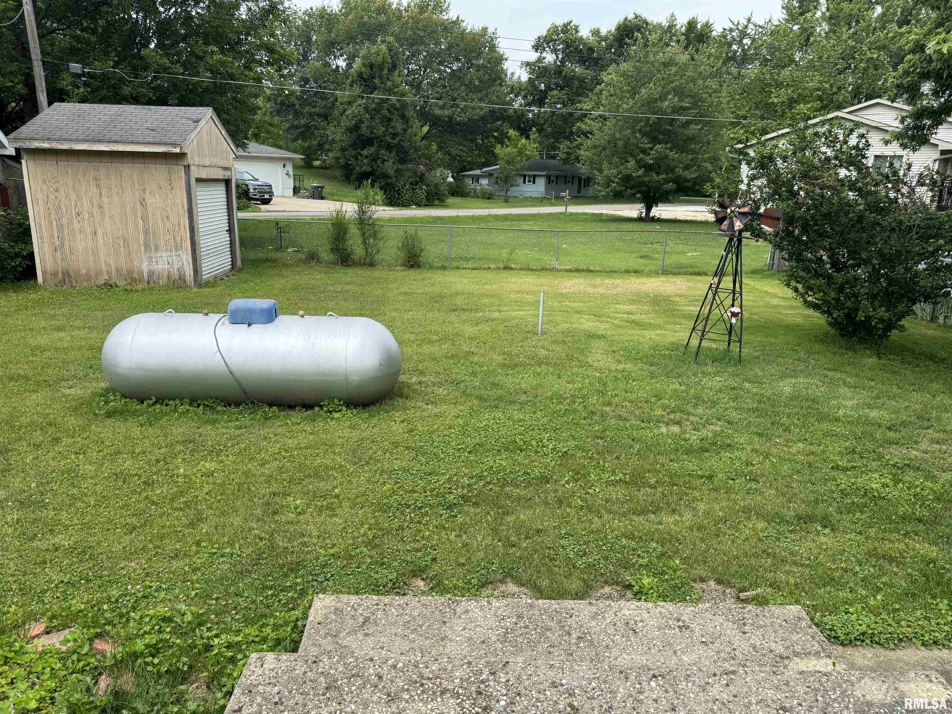 10333 Evergreen Drive Manito, IL 61546 - Photo 3 of 14