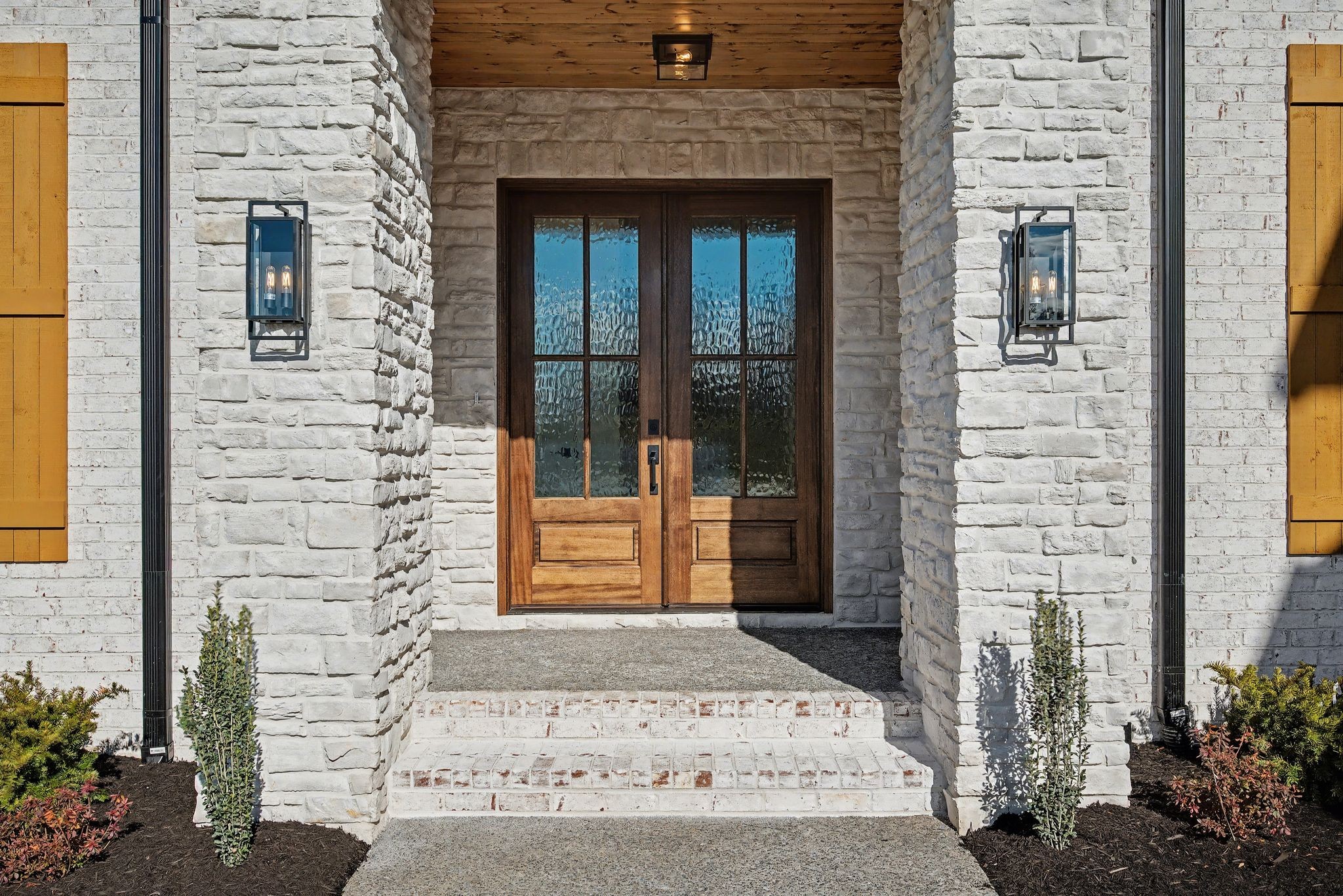 225 Bellsford Road Gallatin, TN 37066 - Photo 4 of 55 a stone house with a outdoor space