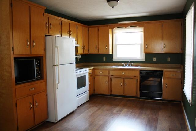 2372 Jarrell Ridge Road Clarksville, TN 37043 - Photo 8 of 18 A nice big eat in kitchen! Meticulously maintained and all appliances stay. While washing dishes, look out the window over the sink to your acres of wooded views!