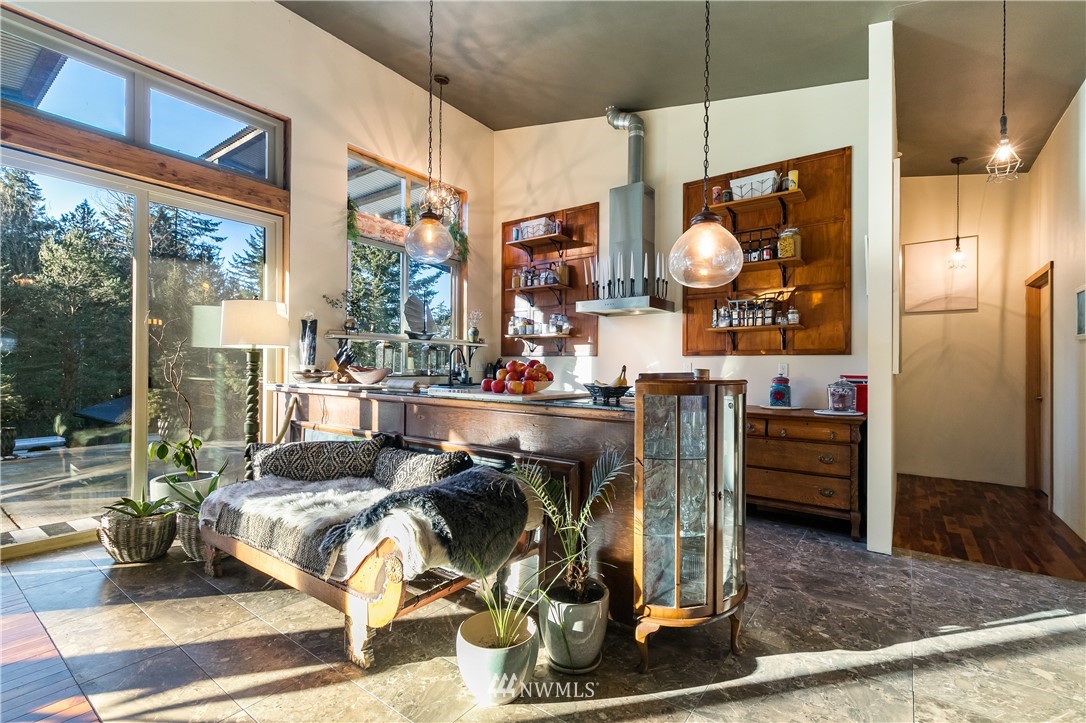 128 Hiline Road Bellingham, WA 98229 - Photo 17 of 27 a room with musical instruments