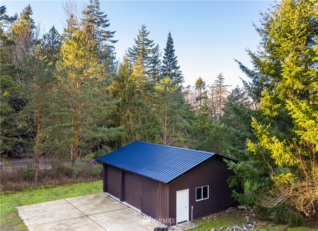 128 Hiline Road Bellingham, WA 98229 - Photo 6 of 27 a view of a house with a yard