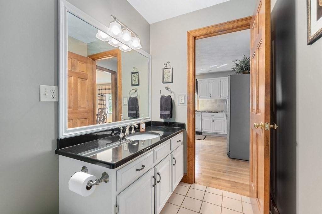 7 Spring Hill Road Merrimac, MA 01860 - Photo 11 of 34