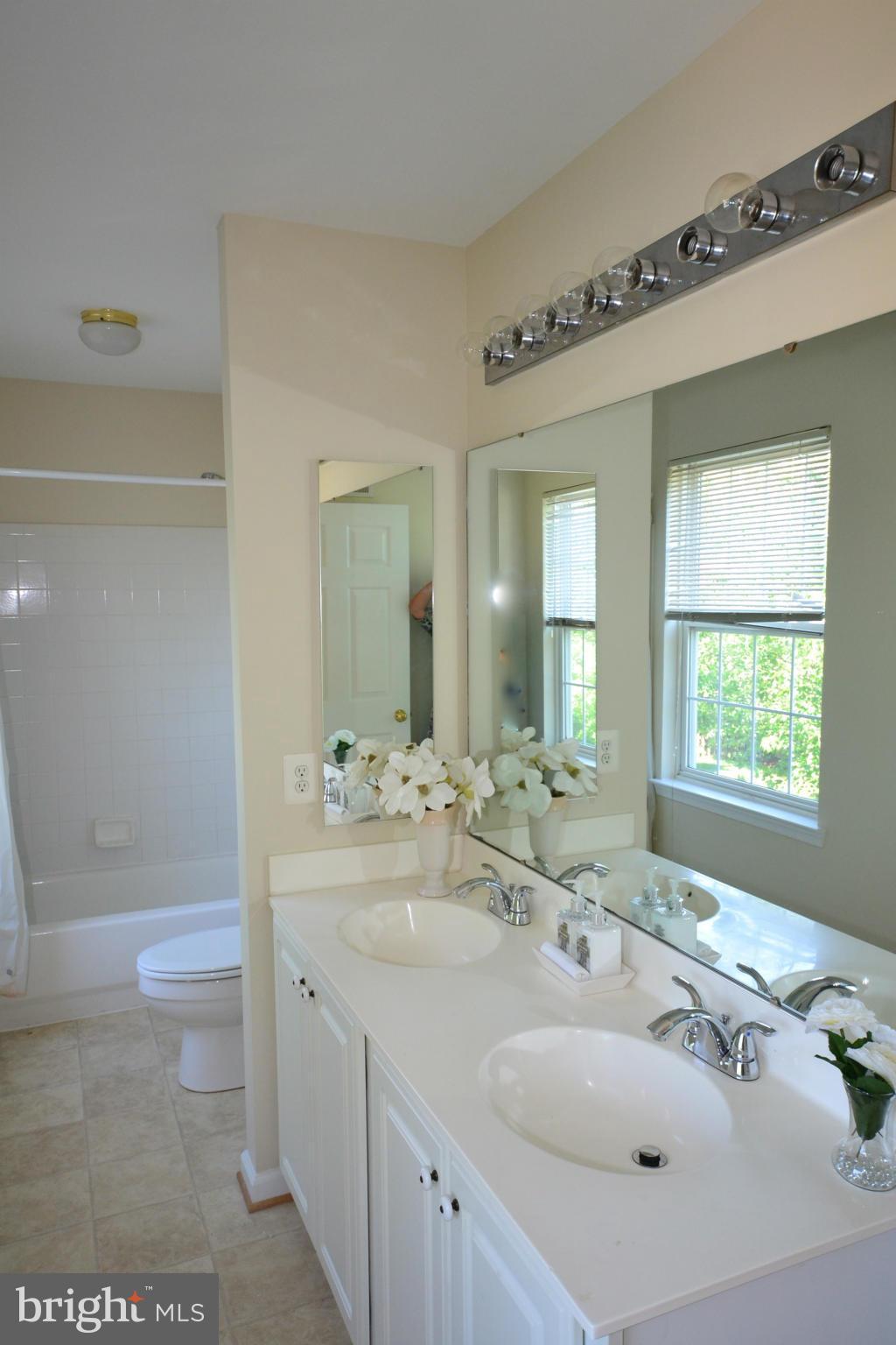 20749 Rainsboro Drive Ashburn, VA 20147 - Photo 10 of 19 Double Vanity Master Bath