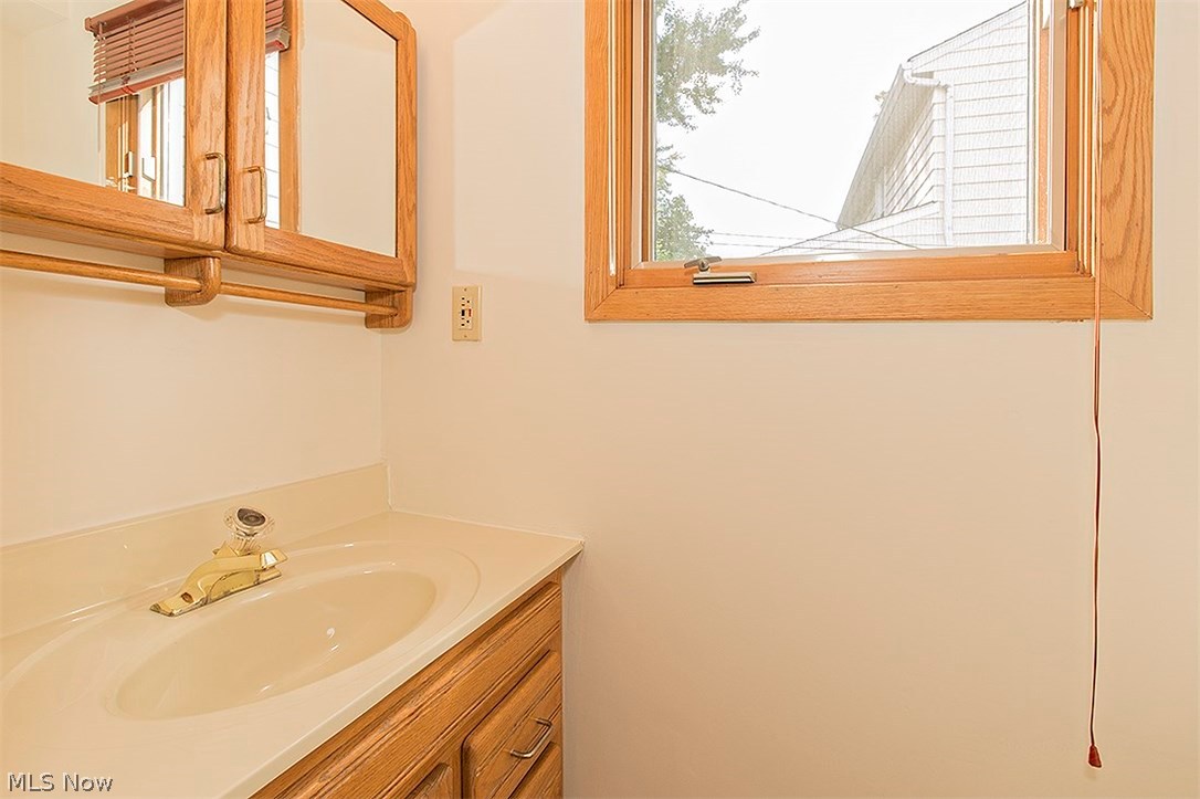 1409 Brainard Road Lyndhurst, OH 44124 - Photo 18 of 29