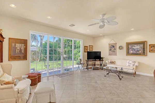 $4,250 | 2560 Northeast 11th Street, Pompano Beach, FL 33062