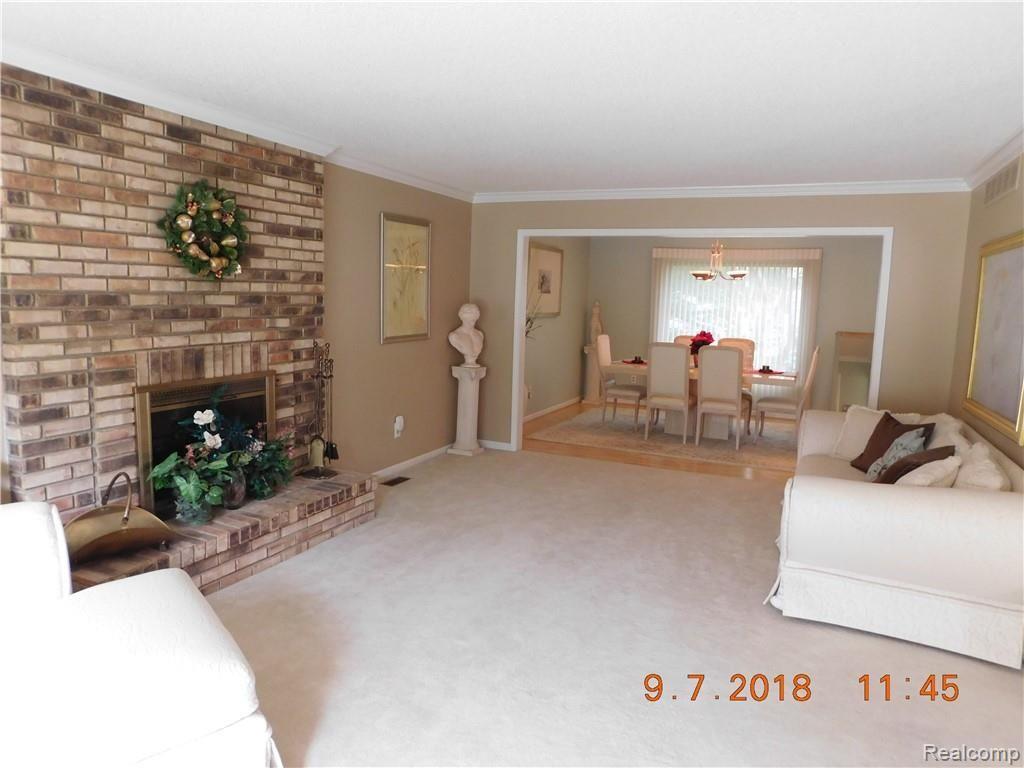 37335 Chesapeake Road Farmington Hills, MI 48335 - Photo 11 of 48