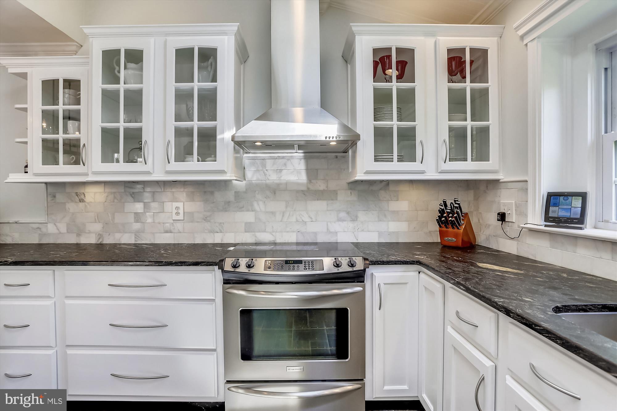 6591 Forsythia Street Springfield, VA 22150 - Photo 25 of 92 6591 Forsythia St Kitchen