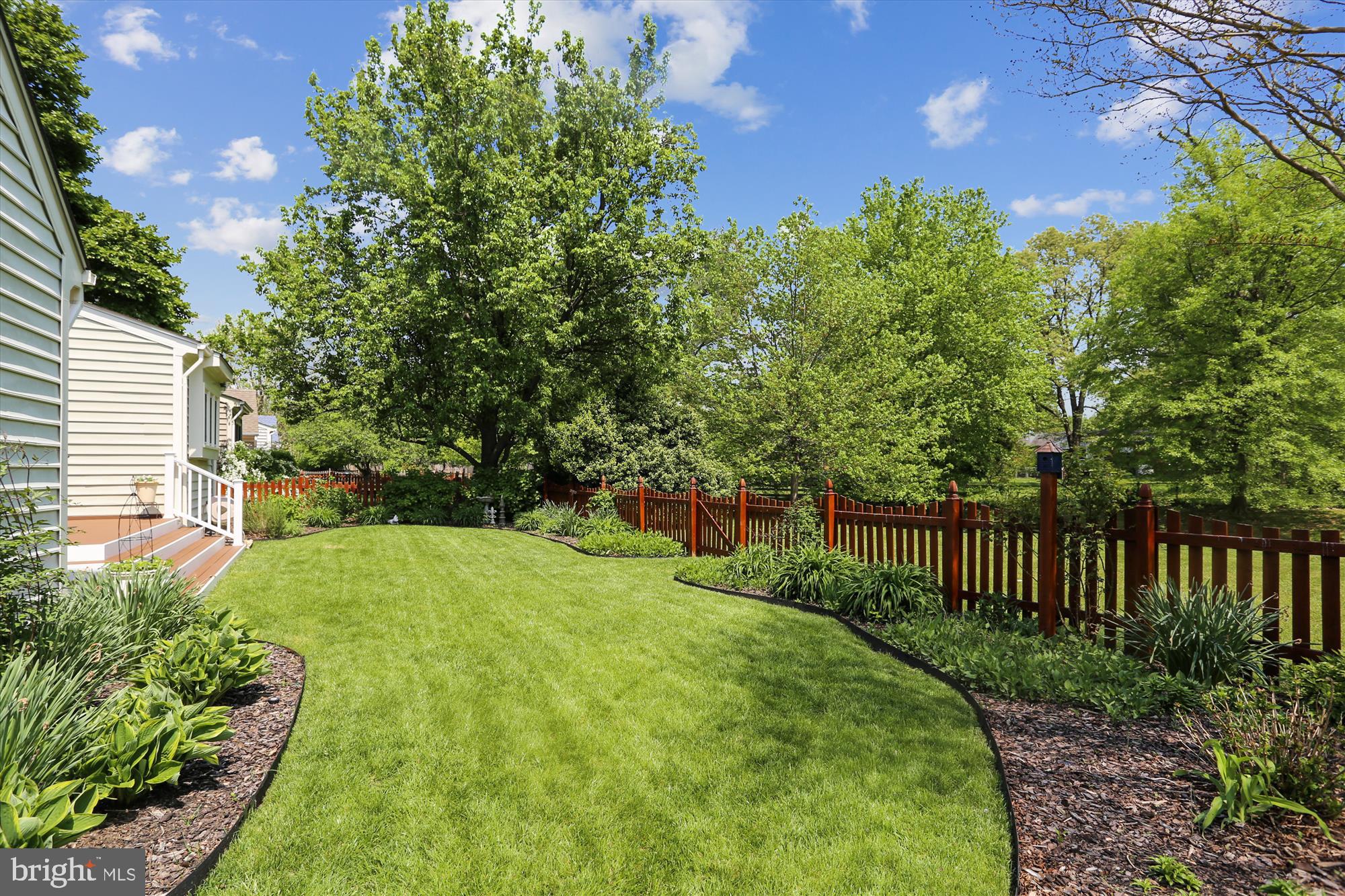6591 Forsythia Street Springfield, VA 22150 - Photo 35 of 92 6591 Forsythia St Garden