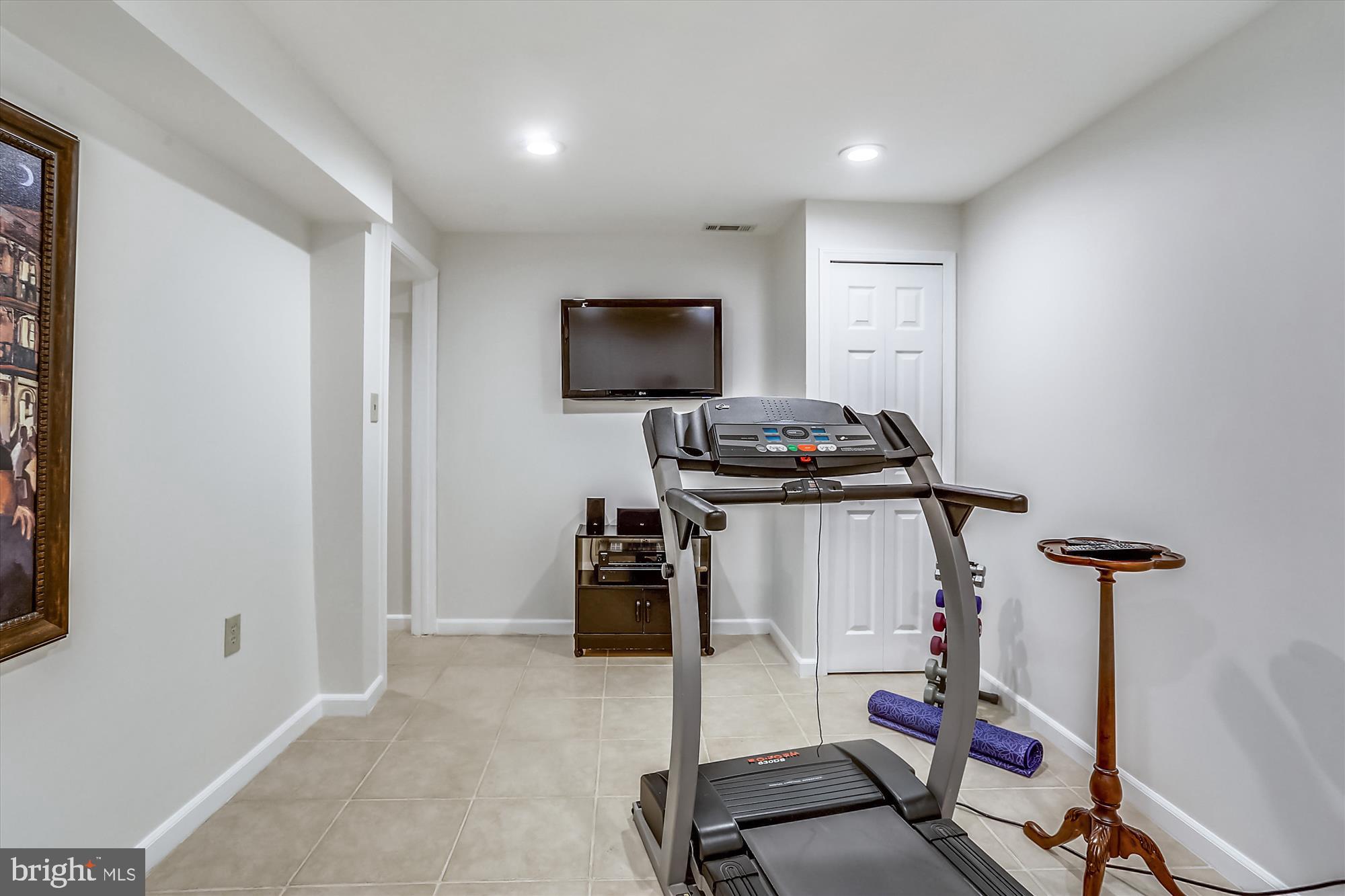 6591 Forsythia Street Springfield, VA 22150 - Photo 80 of 92 6591 Forsythia St Lower Level Gym - office