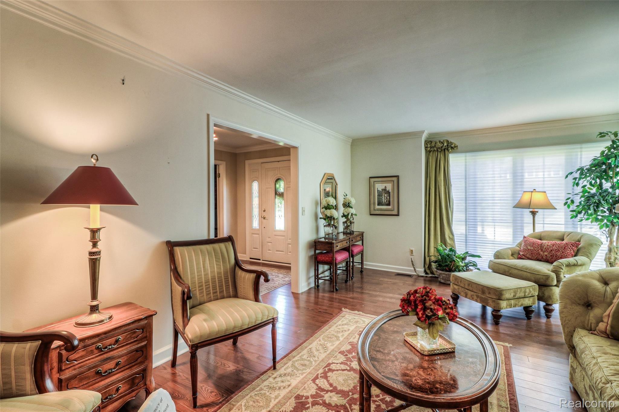 1107 Valley Stream Drive Rochester, MI 48309 - Photo 11 of 50 -11.jpg