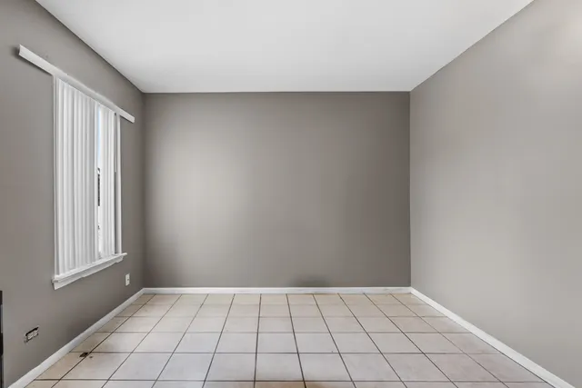 $339,900 | 1229 Yellowpine Drive, Aurora, IL 60506