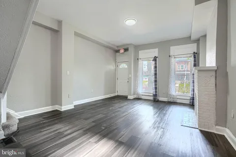 $2,150 | 2917 Clifton Avenue, Baltimore, MD 21216