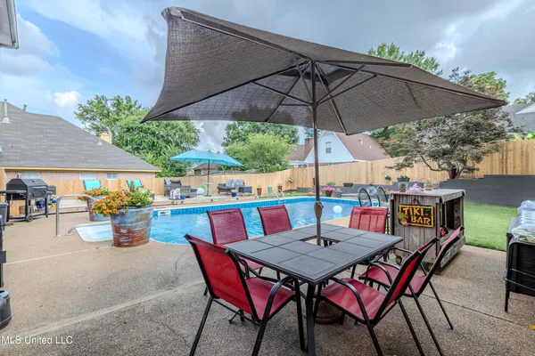 $349,000 | 1945 Pecan Meadows Drive, Southaven, MS 38671