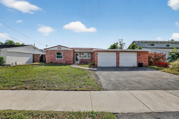 $5,500 | 1120 Mango Isle, Fort Lauderdale, FL 33315