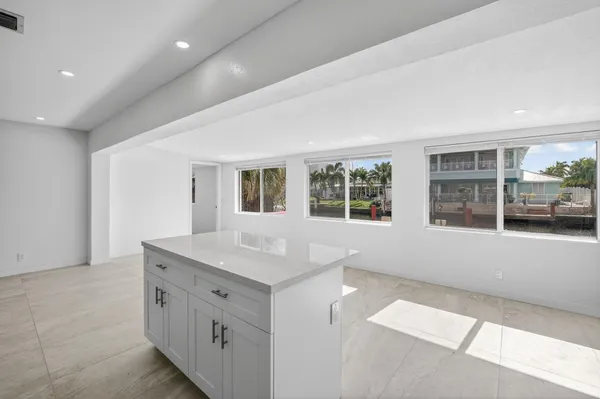 $5,500 | 1120 Mango Isle, Fort Lauderdale, FL 33315