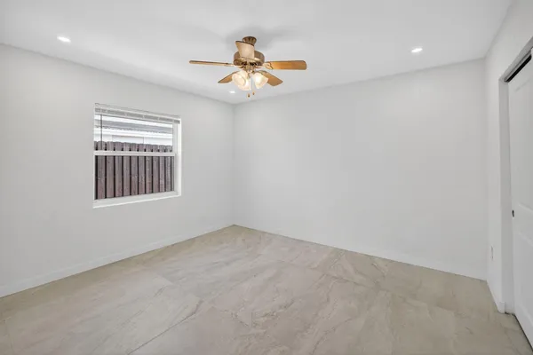 $5,500 | 1120 Mango Isle, Fort Lauderdale, FL 33315