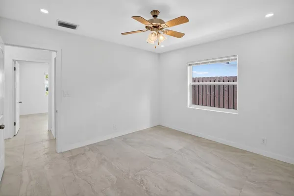 $5,500 | 1120 Mango Isle, Fort Lauderdale, FL 33315