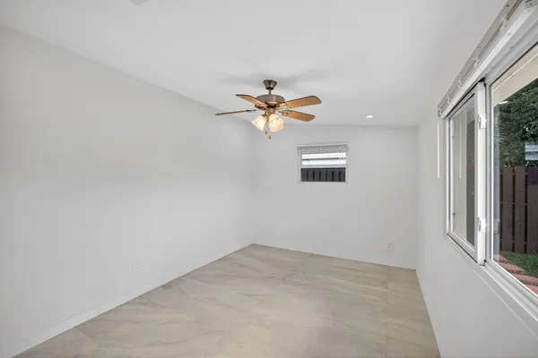 $5,500 | 1120 Mango Isle, Fort Lauderdale, FL 33315