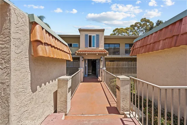 a view of entryway with a front door