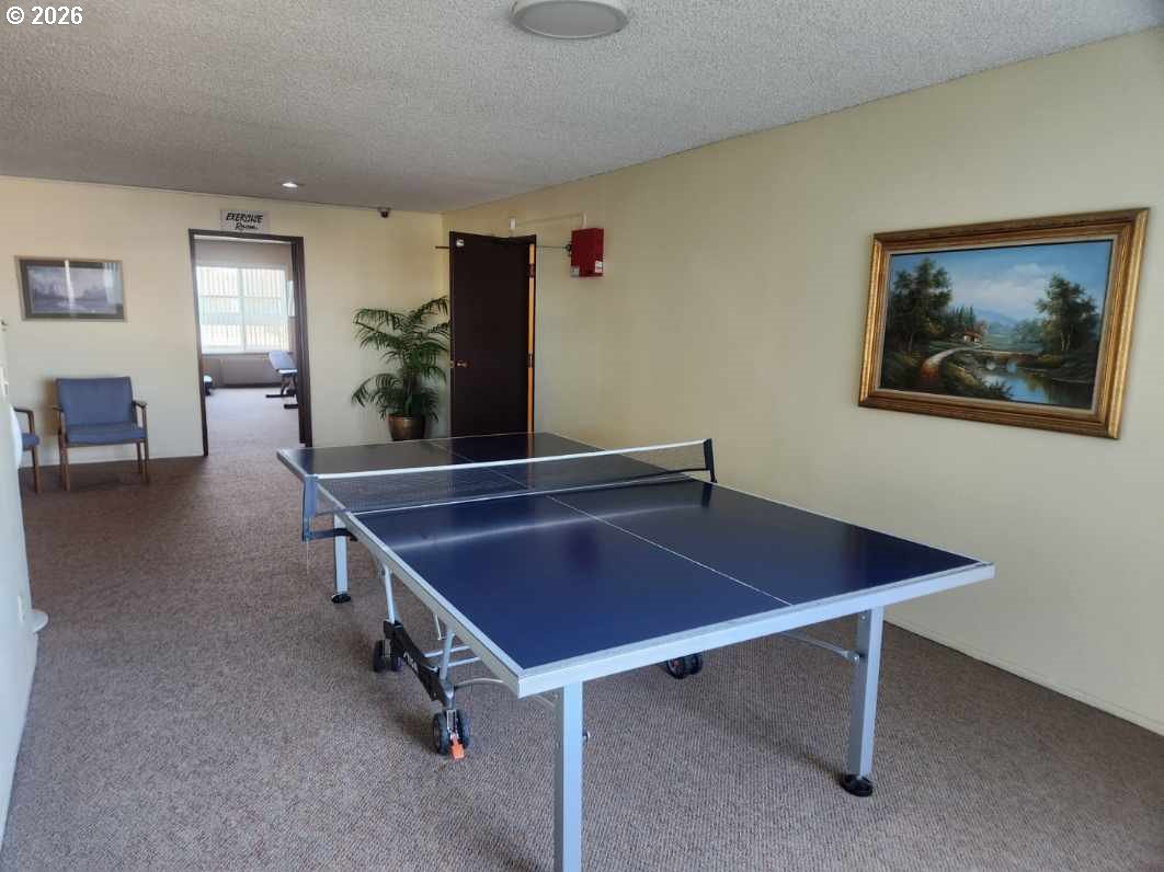 950 Evergreen Road, Unit 110 Woodburn, OR 97071 - Photo 27 of 38 Recreation Room