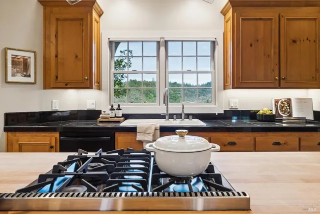 $2,550,000 | 17219 7th Street East, Sonoma, CA 95476