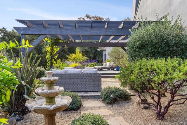 $2,550,000 | 17219 7th Street East, Sonoma, CA 95476